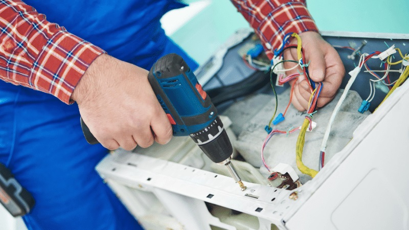 Mamak Mitsubishi Mitsubishi çamaşır makinesi kart tamiri – Su almama arızası orijinal parça ile giderildi. - Teknik servis örneği